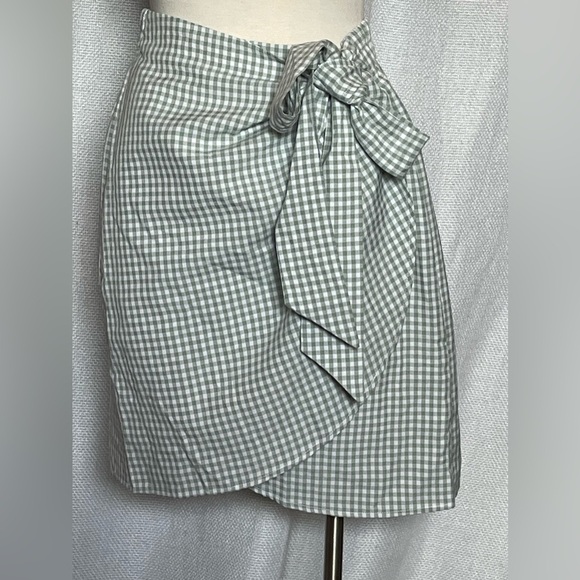 NWT. Skies Are Blue tulip wrap mini skirt - Picture 2 of 7